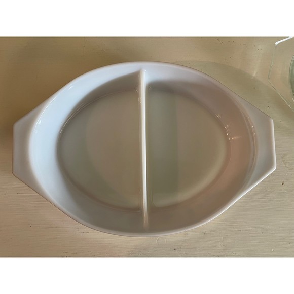 Vintage Pyrex 'Early America" Divided Casserole with Divided Lid - Picture 2 of 4